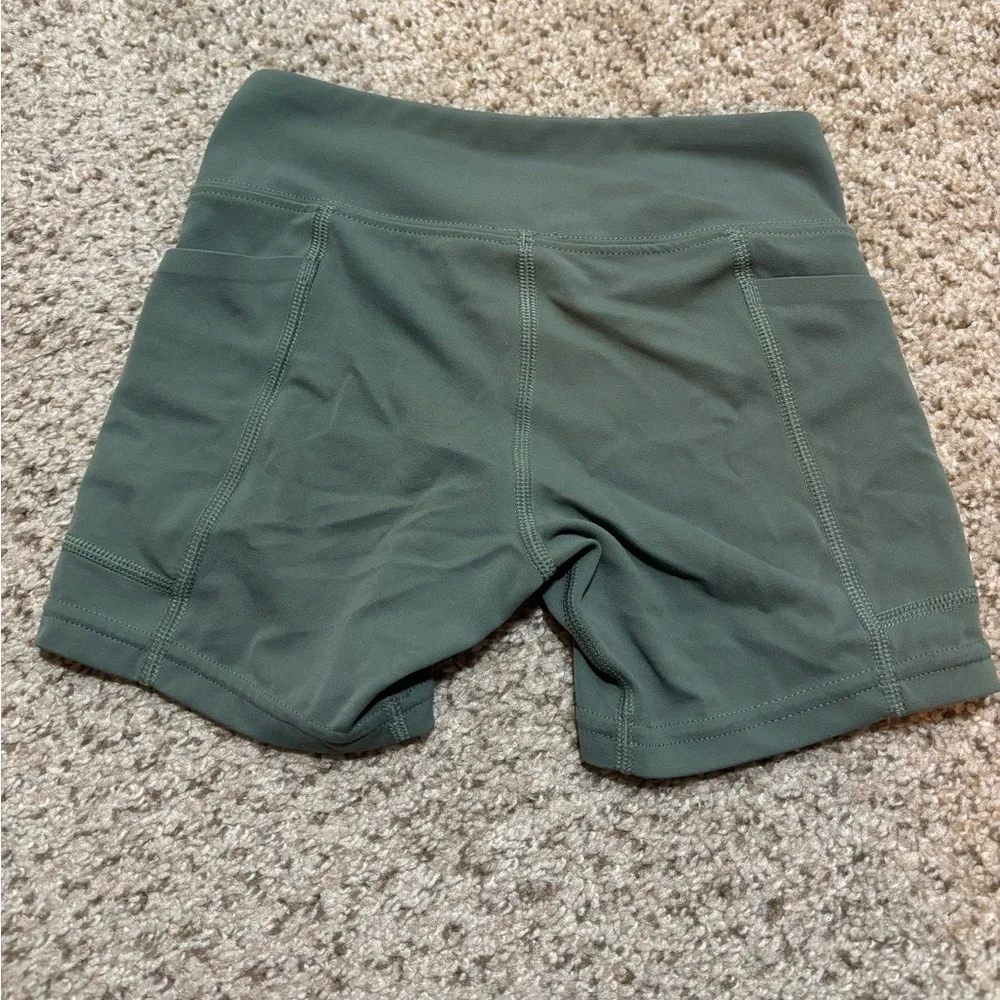 Patagonia Girls Pocket Bike Shorts Size 5-6 Hunter Green | outdoors | gorpcore